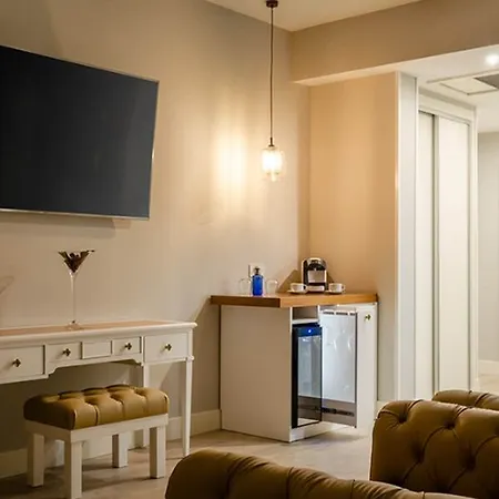 Luxury Plaza Gæstehus 4*