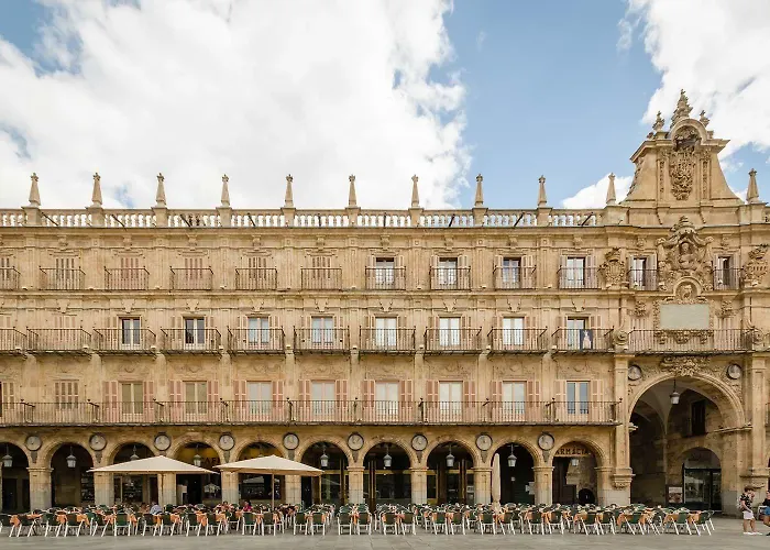 Luxury Plaza Casa de hóspedes 4*